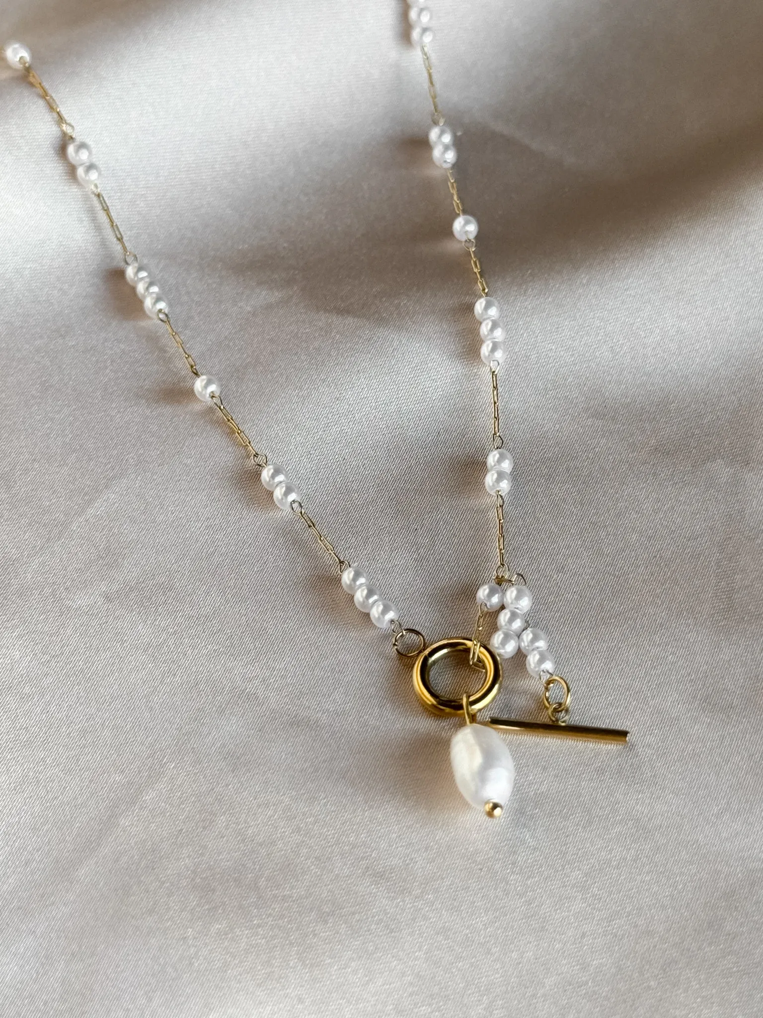 Pearl Chain Necklace With Toggle